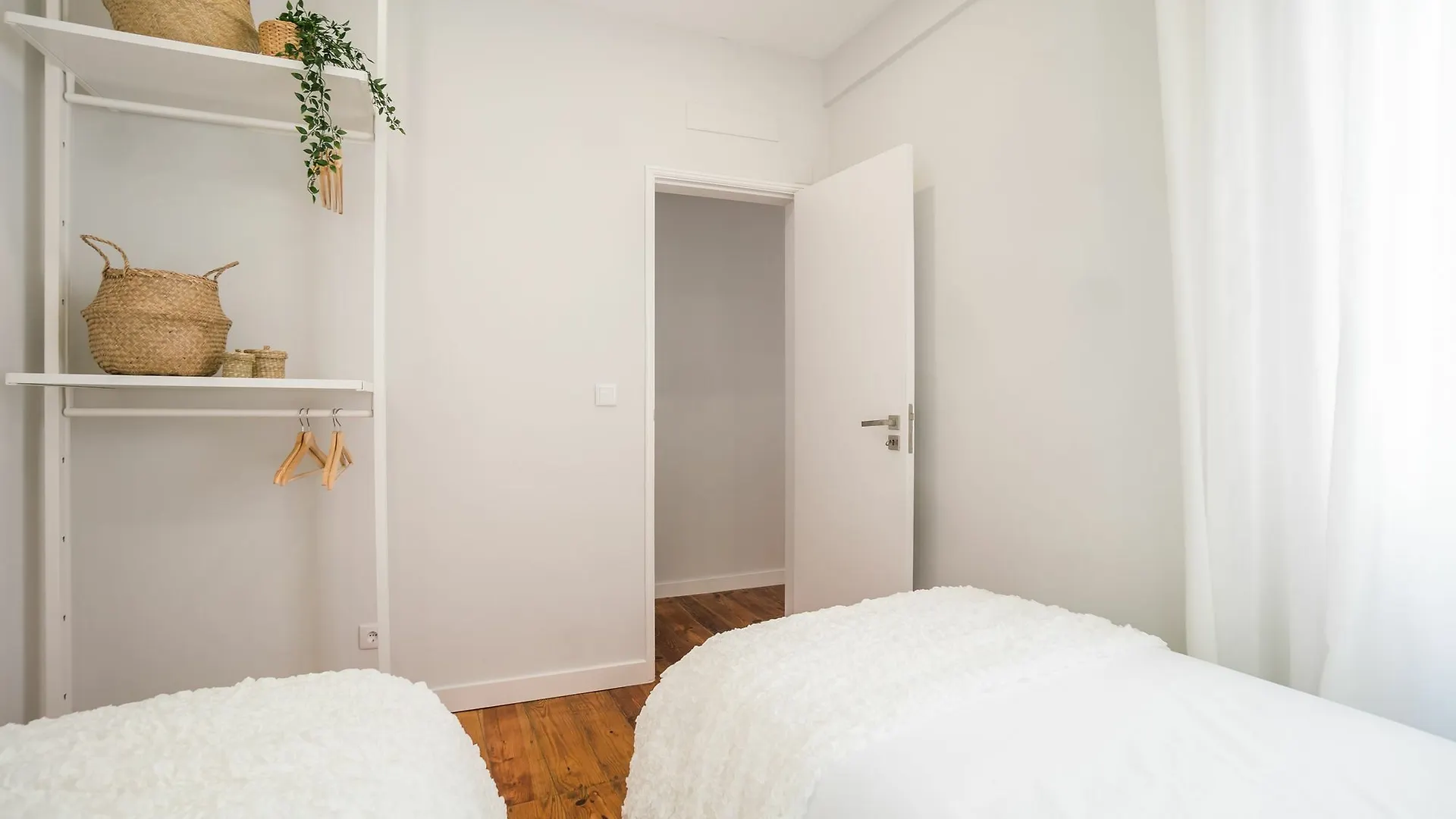 Private Terrace And Design Apartment By Buuka Apartments Lisbon 0*,